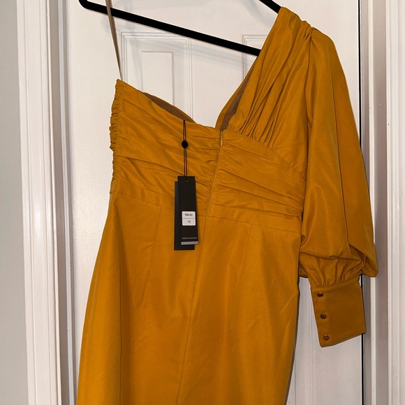 Elle Zoutine One should dress - Picture 4 of 6